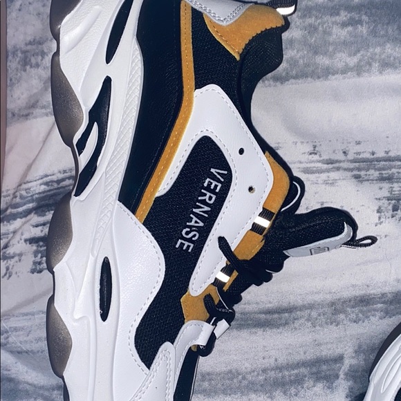 New shoes - Picture 4 of 4